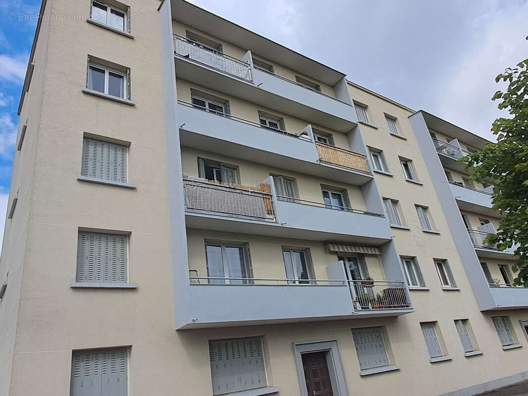 Appartement à BRON