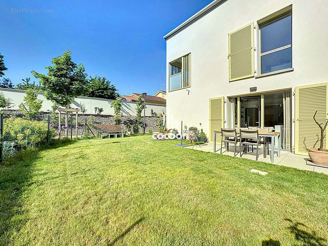 Appartement à CHARLY