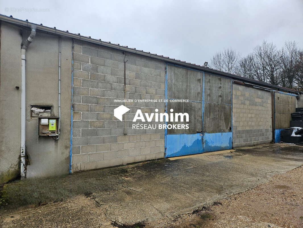 Commerce à SAINT-MARTIN-DU-MONT