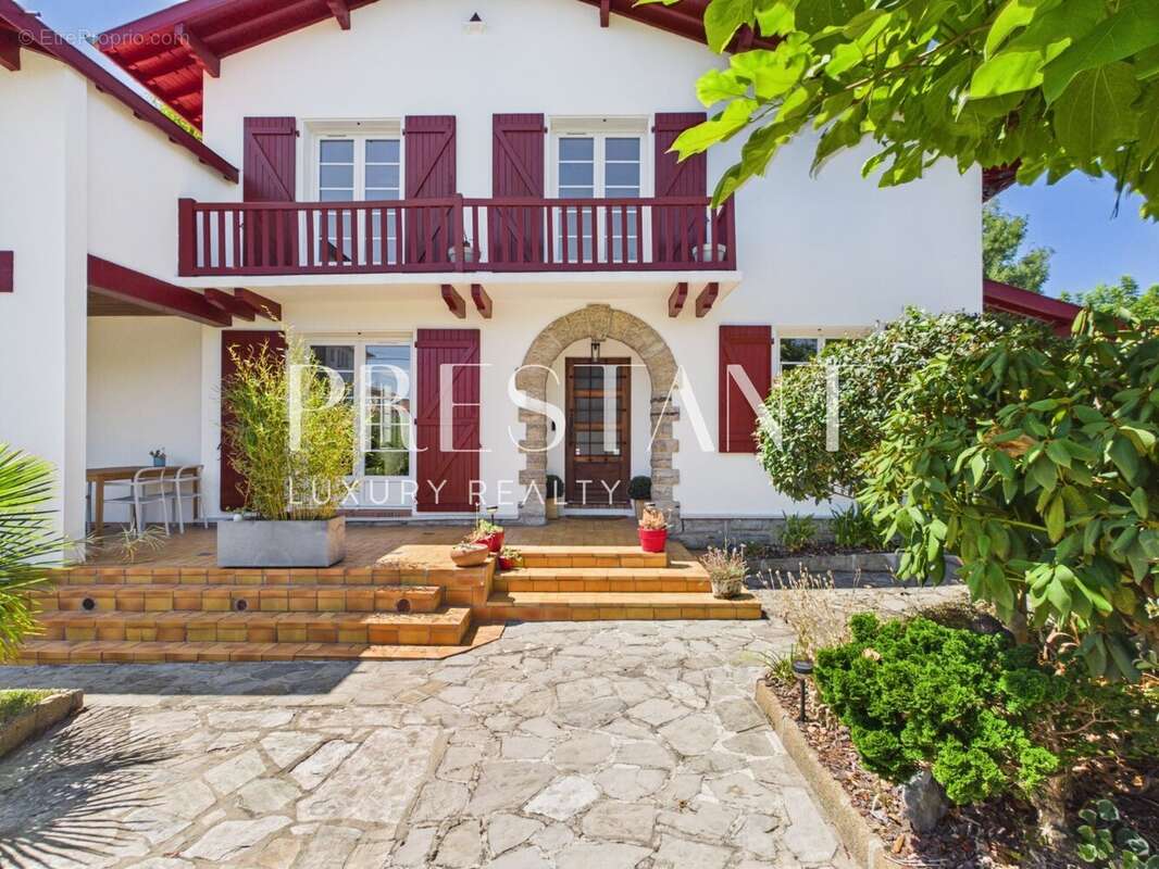 Maison néo-basque avec 6 chambres, quartier Quintaou - photo 2