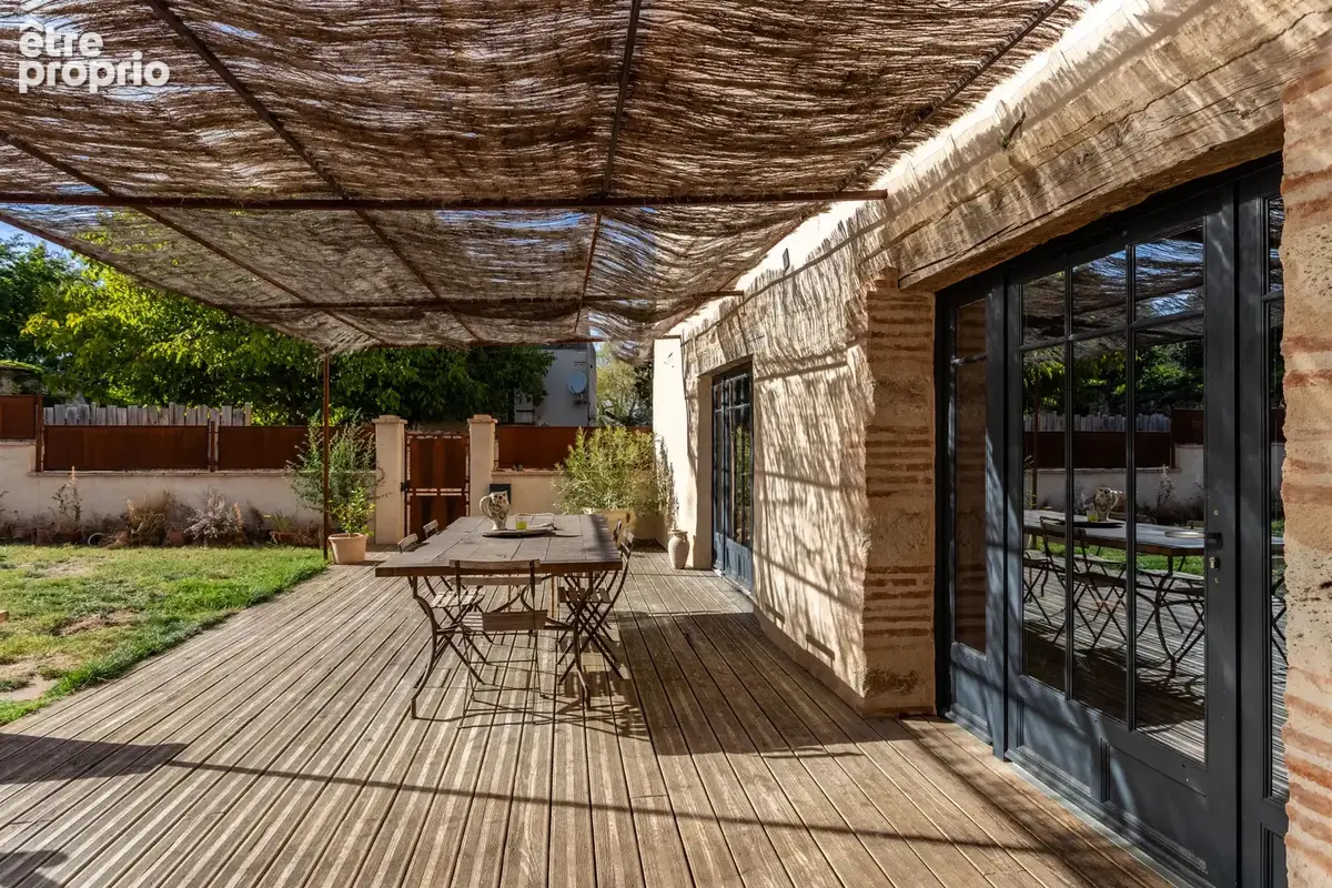 Maison de village avec piscine et garage - photo 2