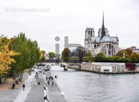 Commerce à PARIS-5E