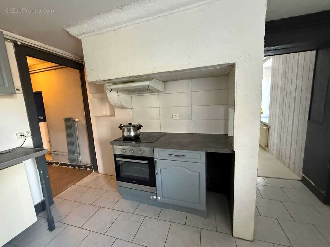 Maison 200 m² à Darney  - photo 2
