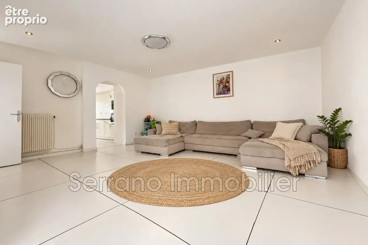 Maison 4 pièces 110 m² à vendre à Beaucaire (30300) - photo 2