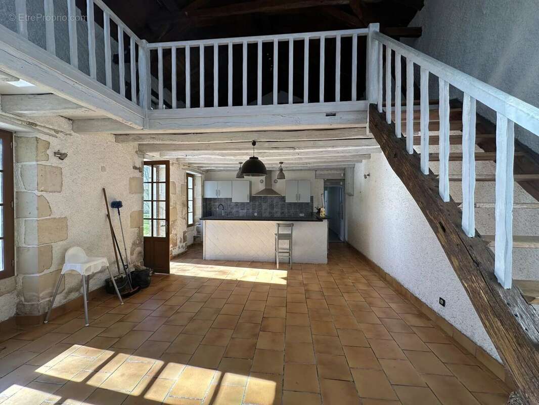 Maison à LA CHAPELLE-MOULIERE