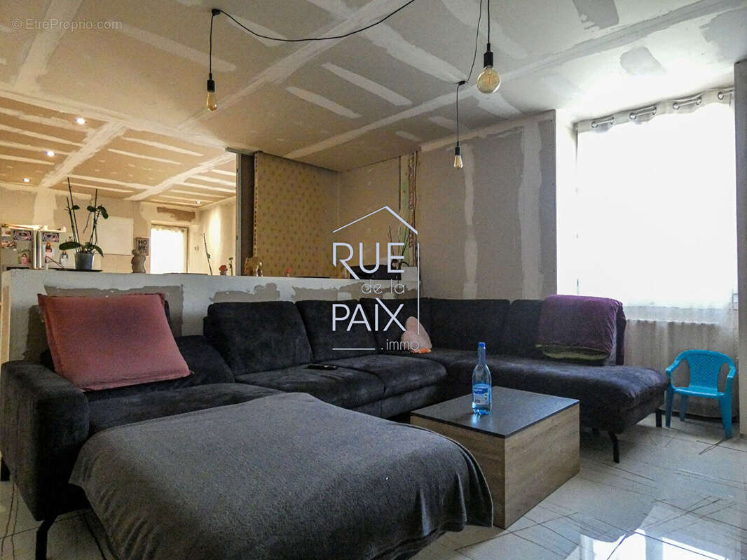 Maison à SAINT-JEAN-DE-SAUVES