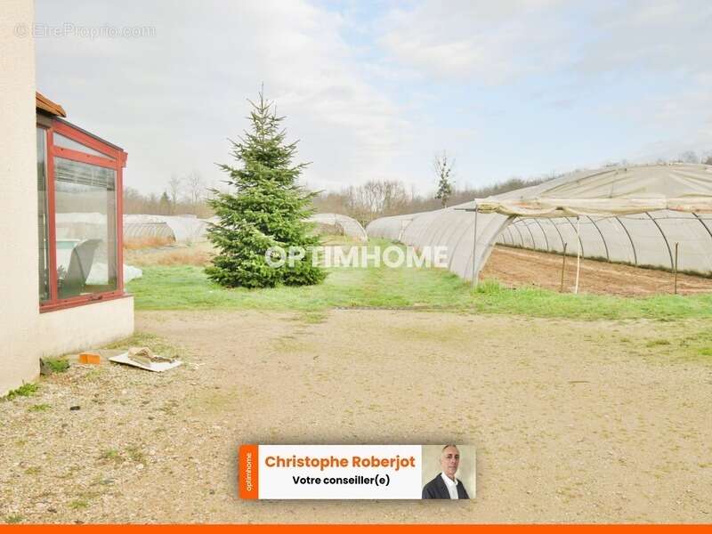 Maison à OUROUX-SUR-SAONE