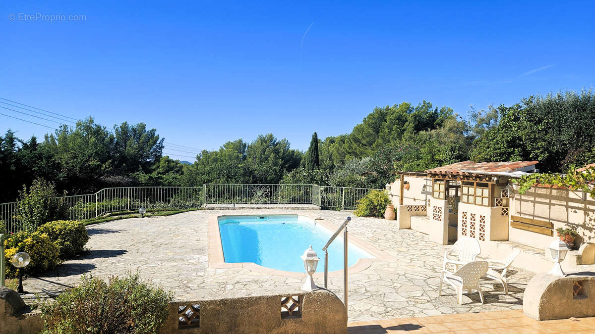 Maison à LA CADIERE-D'AZUR