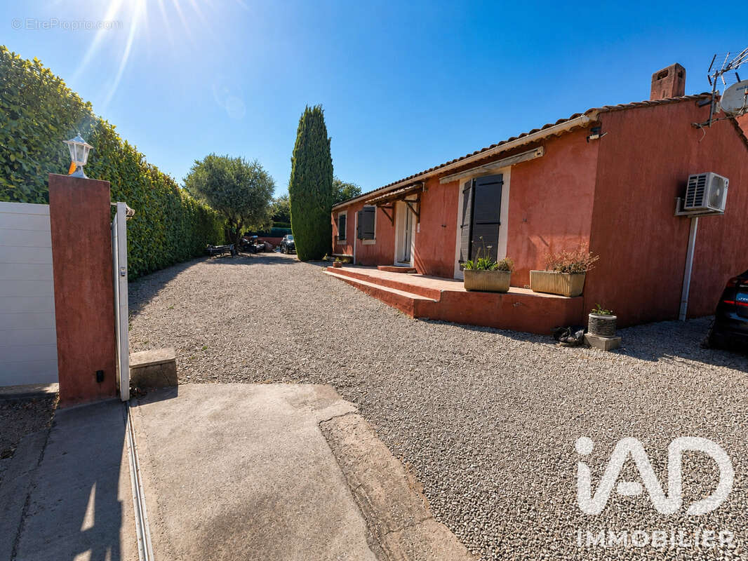 Photo 2 - Maison à SAINT-MAXIMIN-LA-SAINTE-BAUME