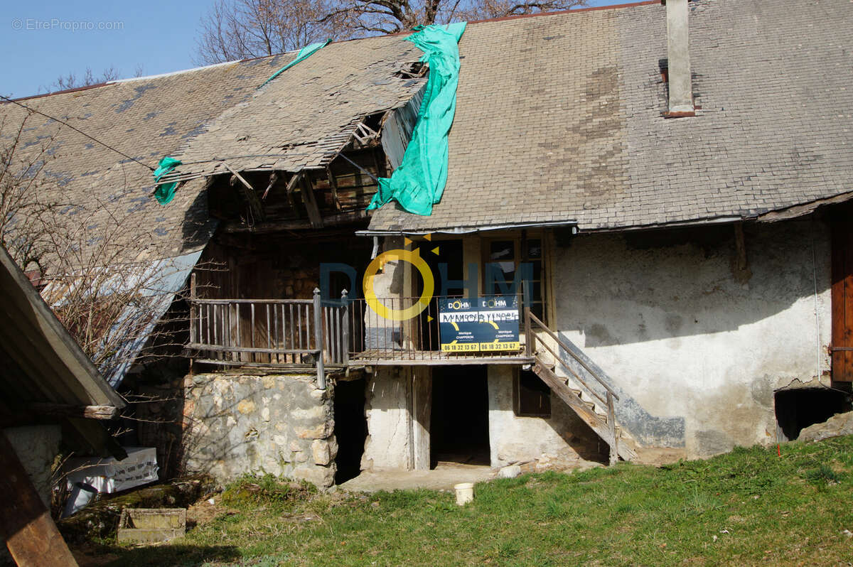 Ancien corps de ferme a vendre d'une surface au sol de 258 m2 - photo 2