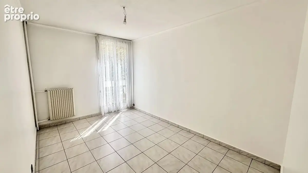 Appartement 4 pièces 81 m² à vendre à Vitrolles (13127) - photo 3