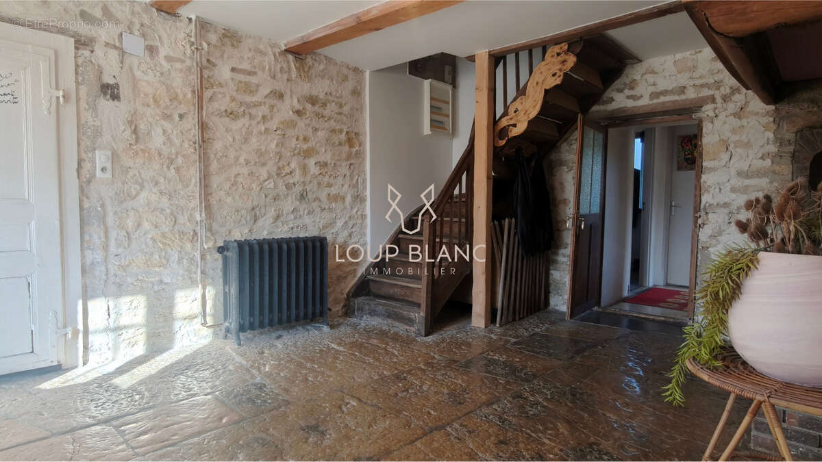Maison individuelle avec dépendances - photo 3