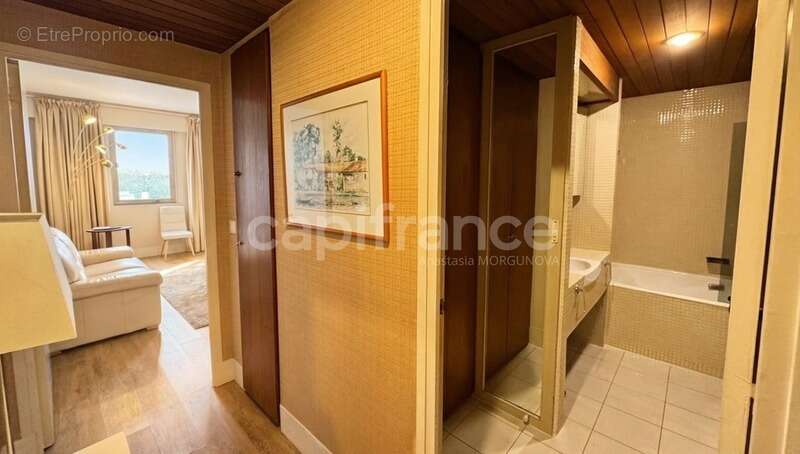 Appartement à PARIS-8E