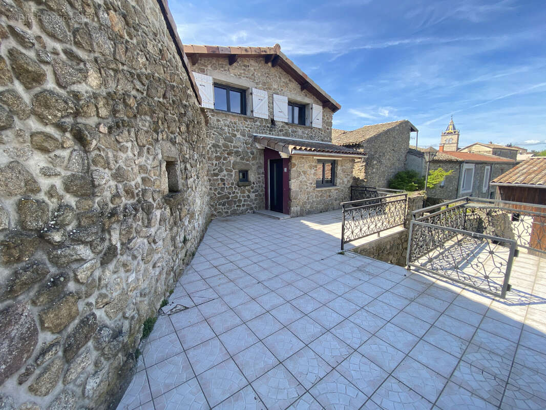 Maison à SAINT-CYR