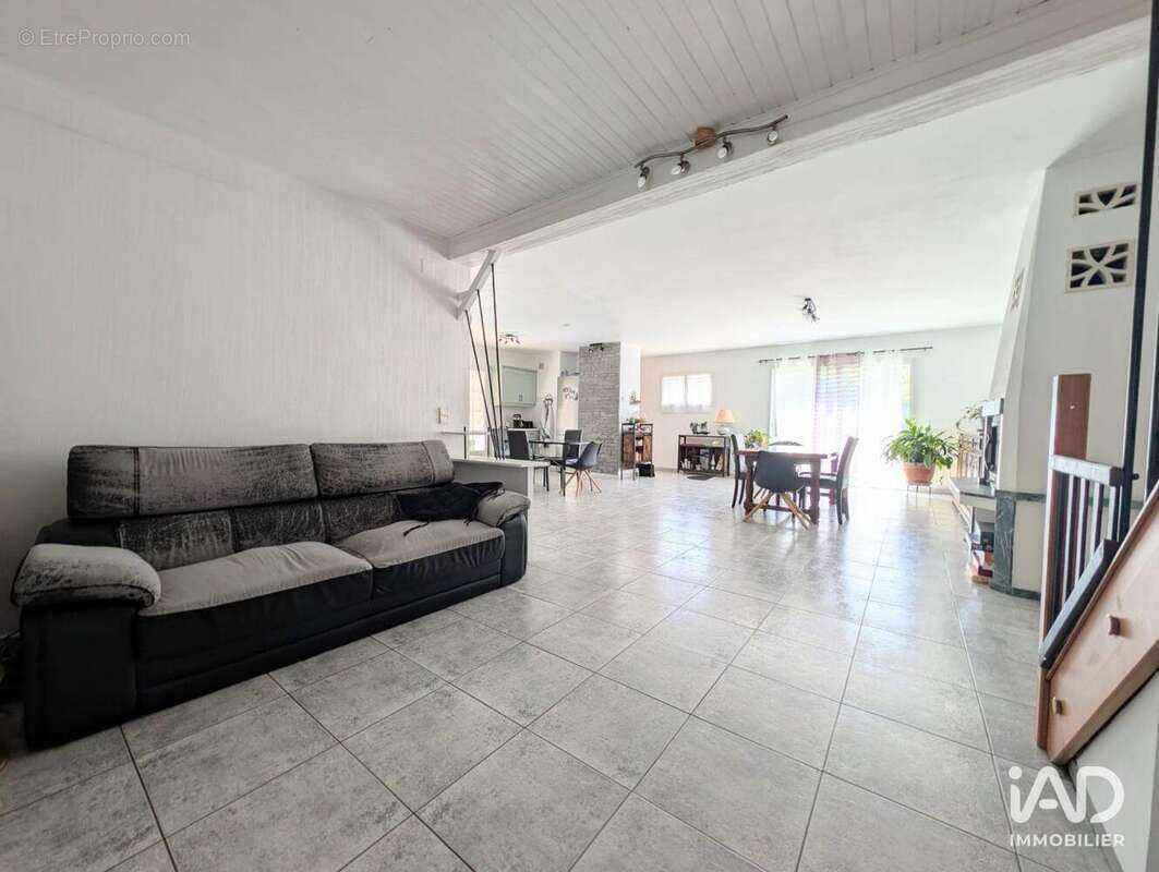 Maison 130 m² à Latour-Bas-Elne  - photo 7