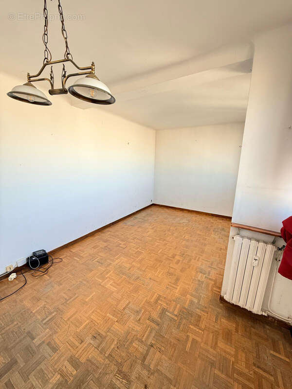 Appartement à MARSEILLE-5E