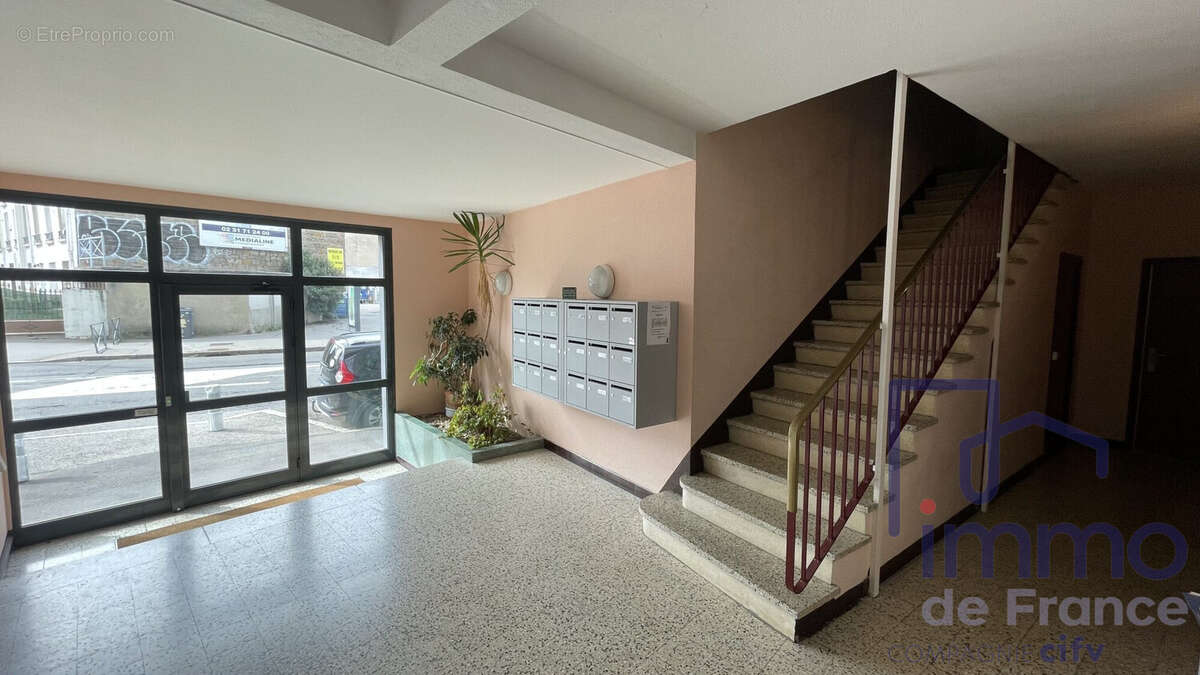 Appartement à SAINT-ETIENNE