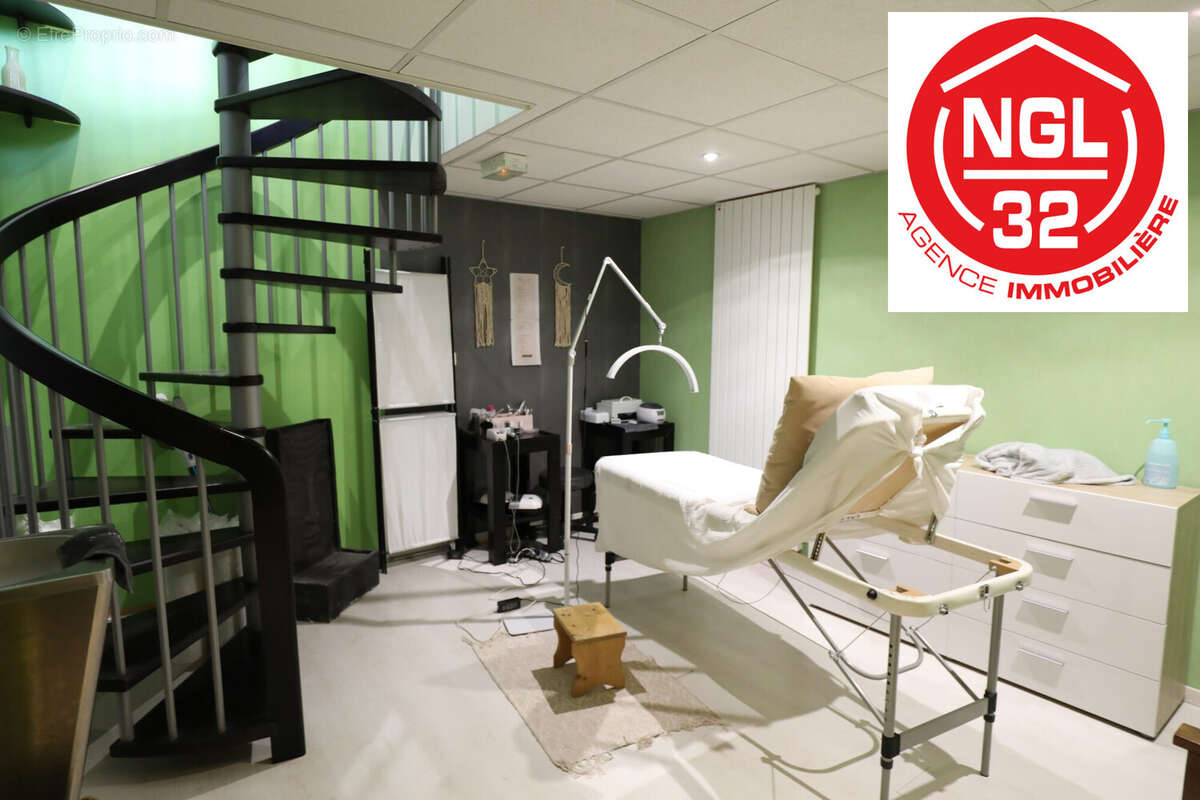 Commerce 120 m² à Allonzier-La-Caille  - photo 8