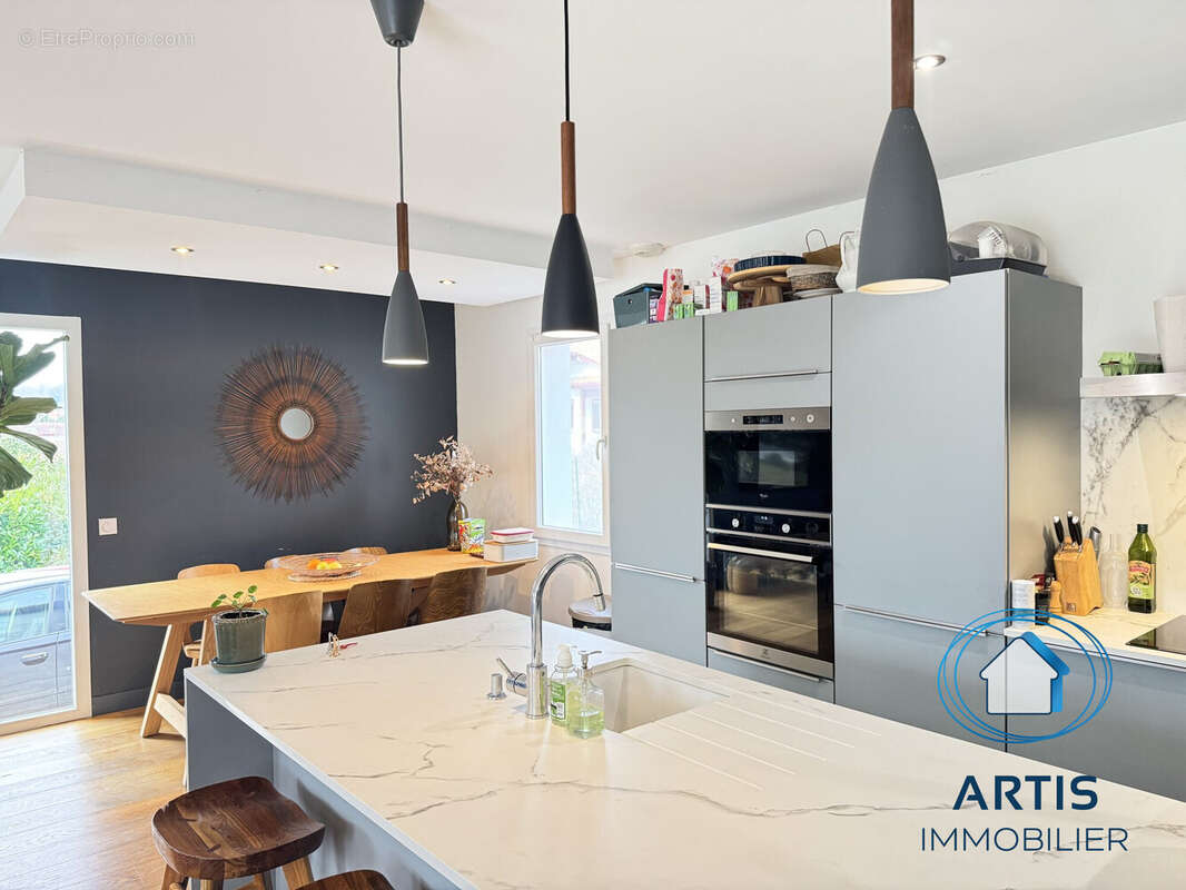 Maison 105 m² à Saint-Pee-Sur-Nivelle  - photo 6