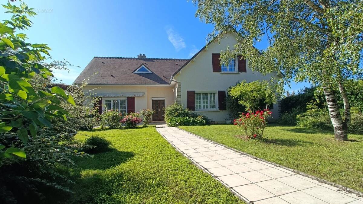 Maison à NEUVILLE-DE-POITOU