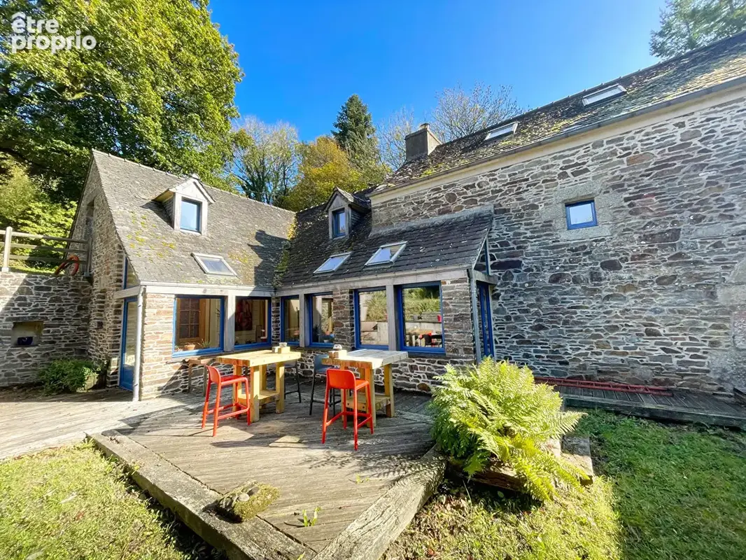 FINISTÈRE: Proche Huelgoat. Maison de caractère de 5/6 chambres avec terrain de 6 900 m². - photo 15