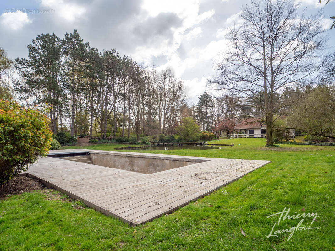 Demeure d’exception avec parc paysagé, piscine et écurie - photo 25