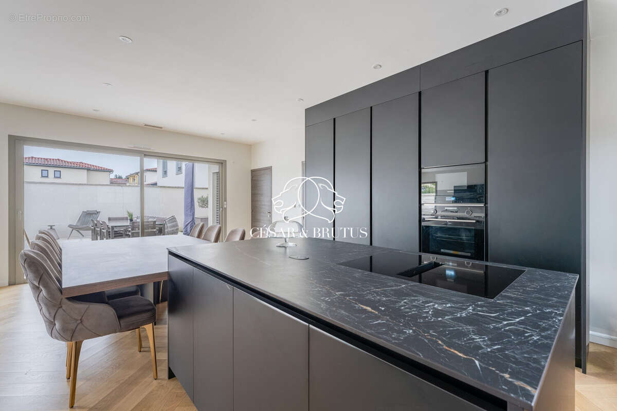 Maison 143 m² à Charly  - photo 8