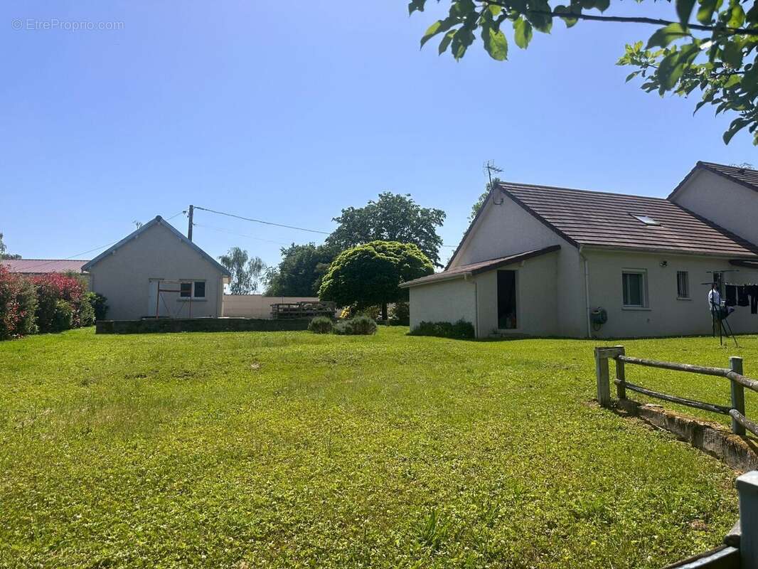 Maison à SOISSONS-SUR-NACEY