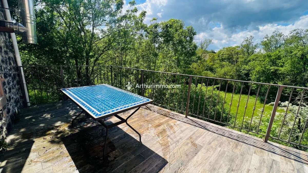 Maison à SAINTE-EULALIE-DE-CERNON