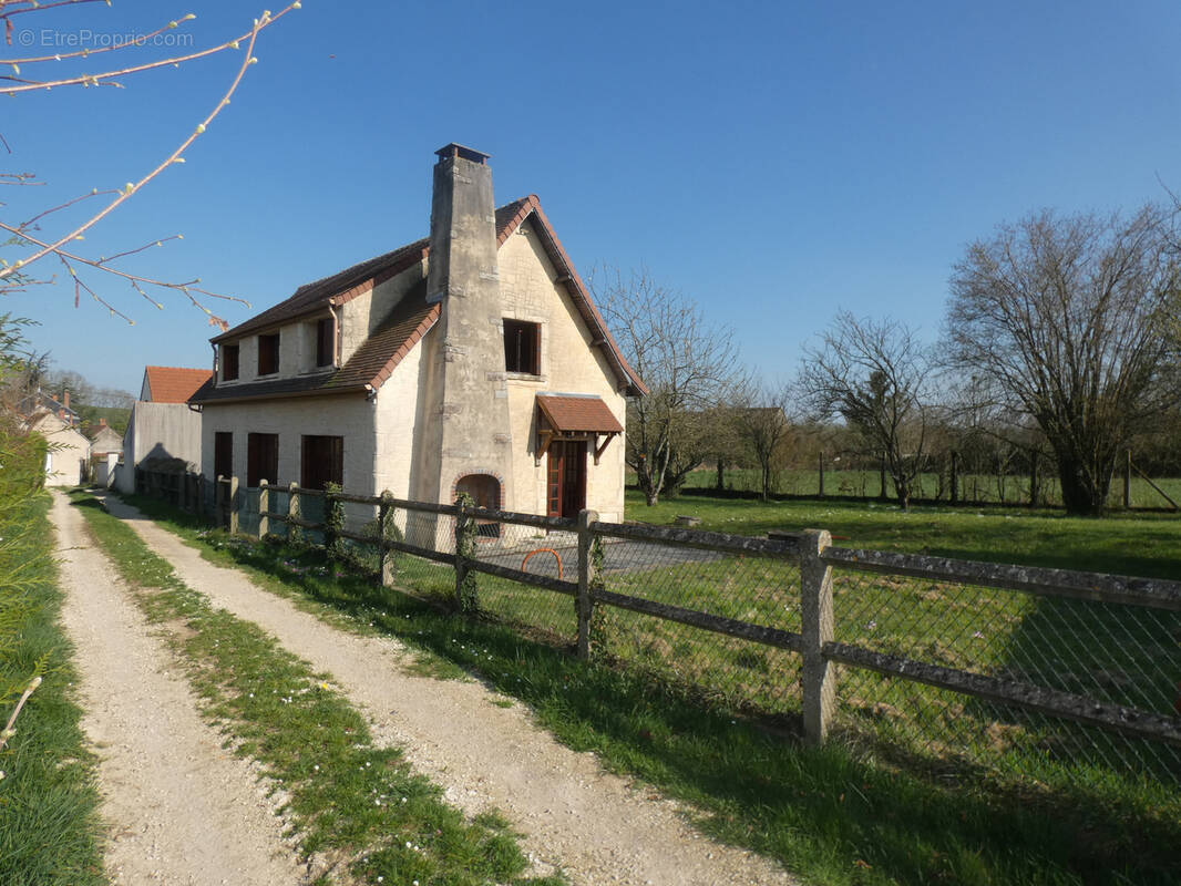 Maison à CHAMPLOST