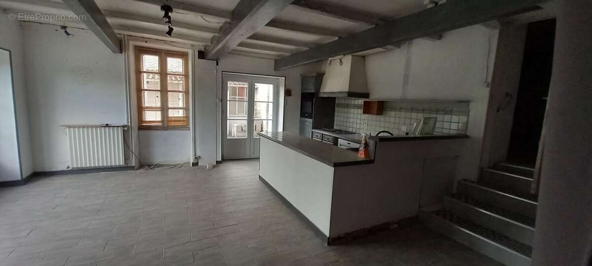 Maison 140 m² à Neuvicq-Le-Chateau  - photo 3