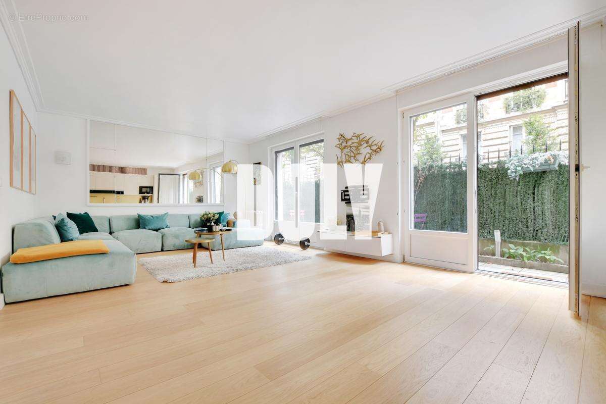 Appartement à NEUILLY-SUR-SEINE