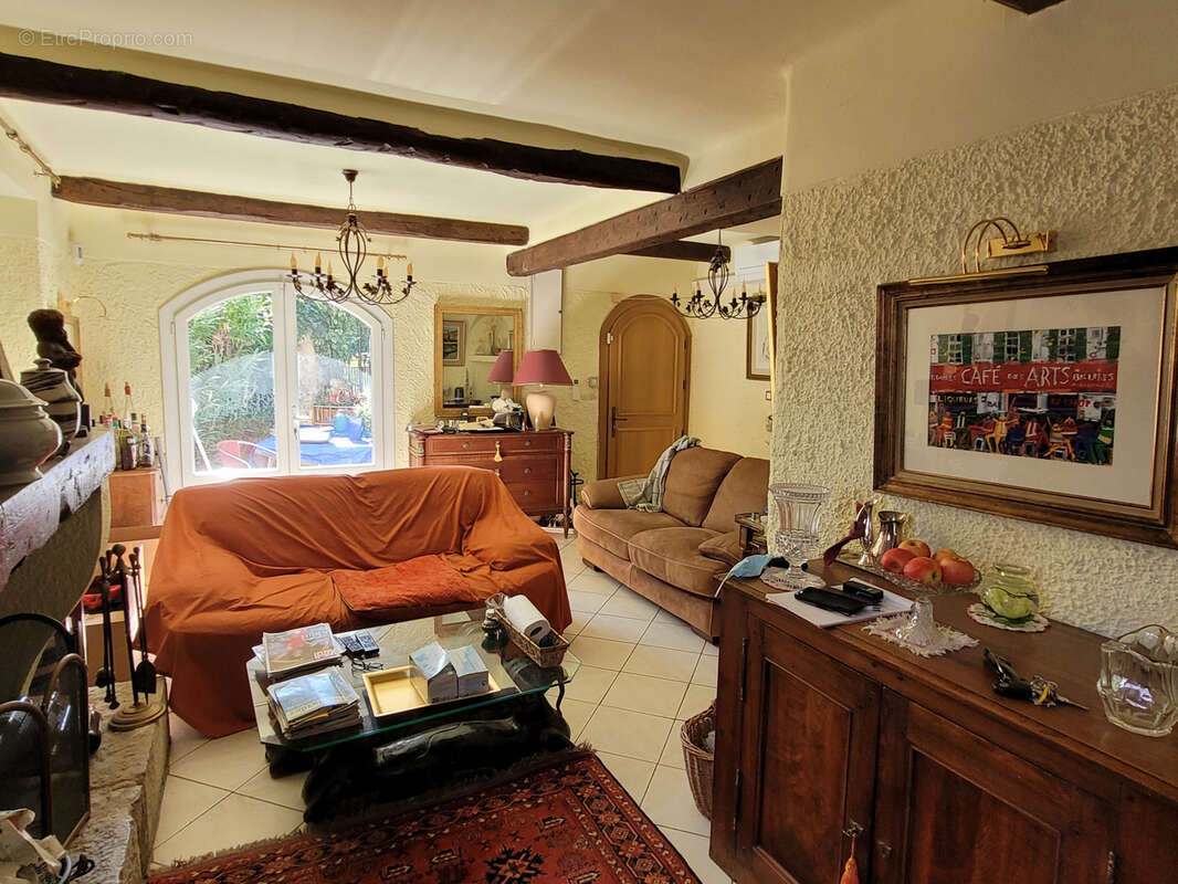 Maison à SOLLIES-VILLE