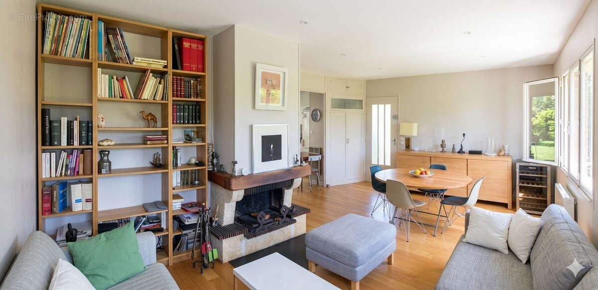 Maison à VERT-SAINT-DENIS