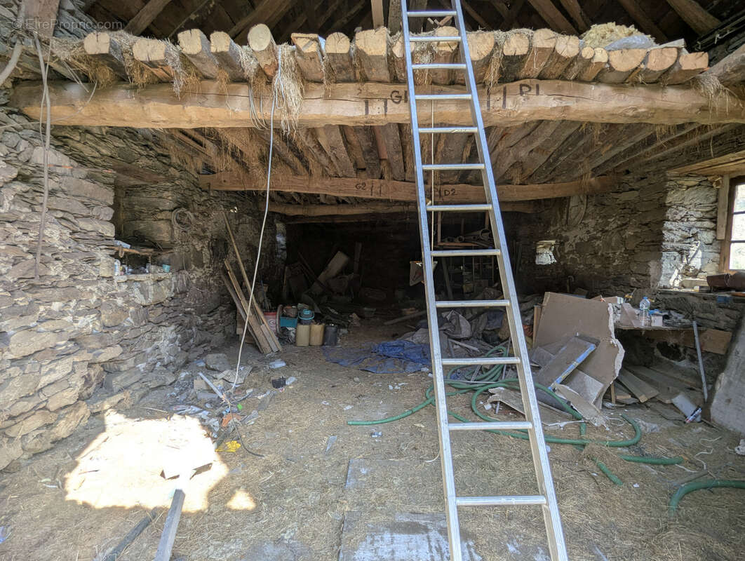 Val d'azun grange a renover - photo 6