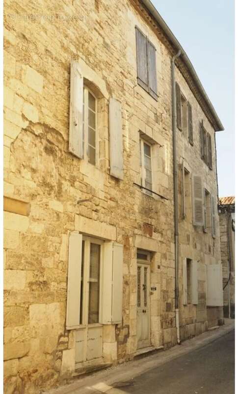 Appartement à MONTPEZAT-DE-QUERCY