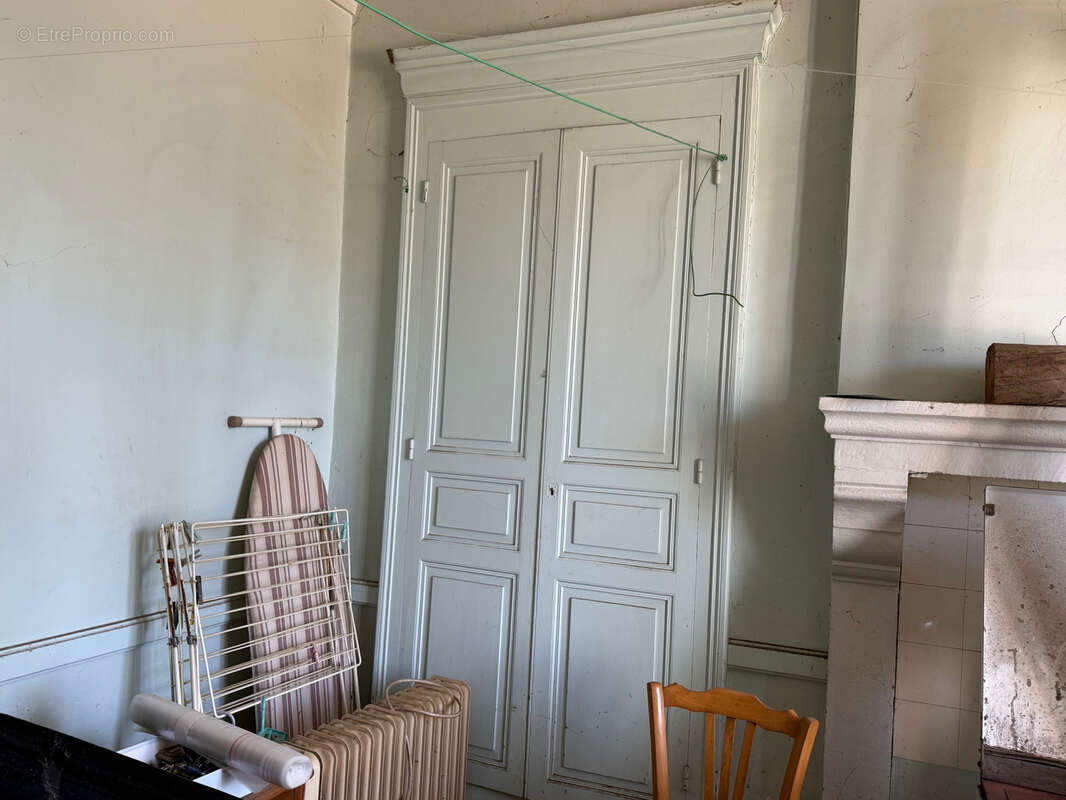Auv 1227 : Maison de bourg à rénover, jardin, garages et grange - photo 39