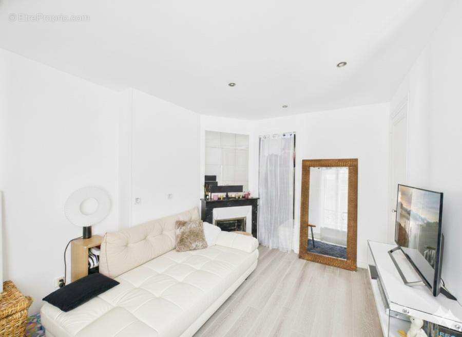 Appartement 39 m² à Courbevoie  - photo 2023