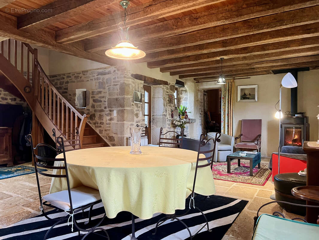 Maison à SAINT-PIERRE-TOIRAC