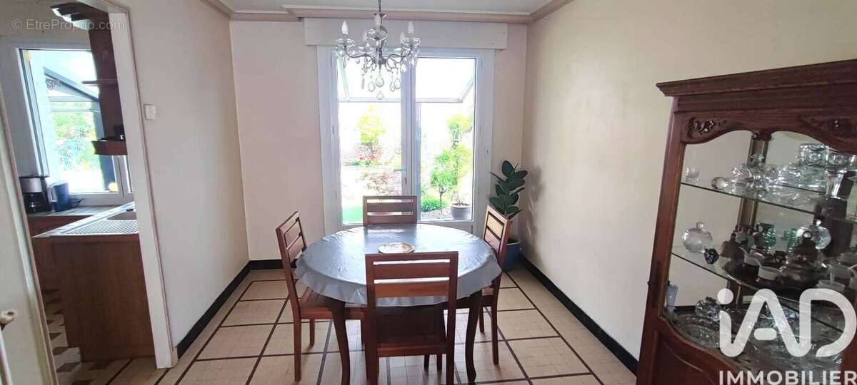 Maison 89 m² à Croix  - photo 2