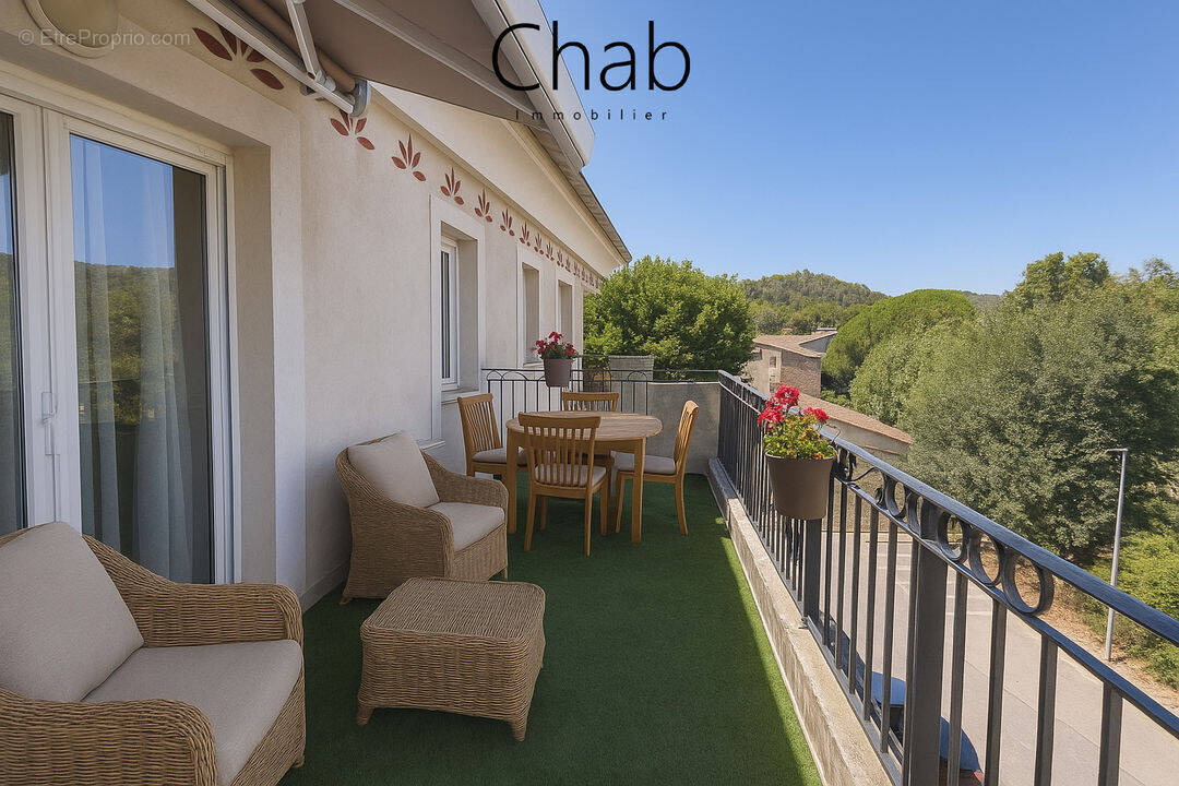 Appartement à LA DESTROUSSE