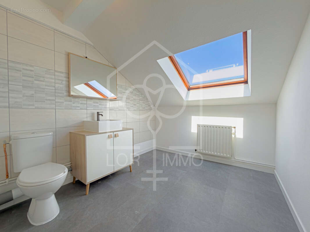 Appartement à MONTOIS-LA-MONTAGNE