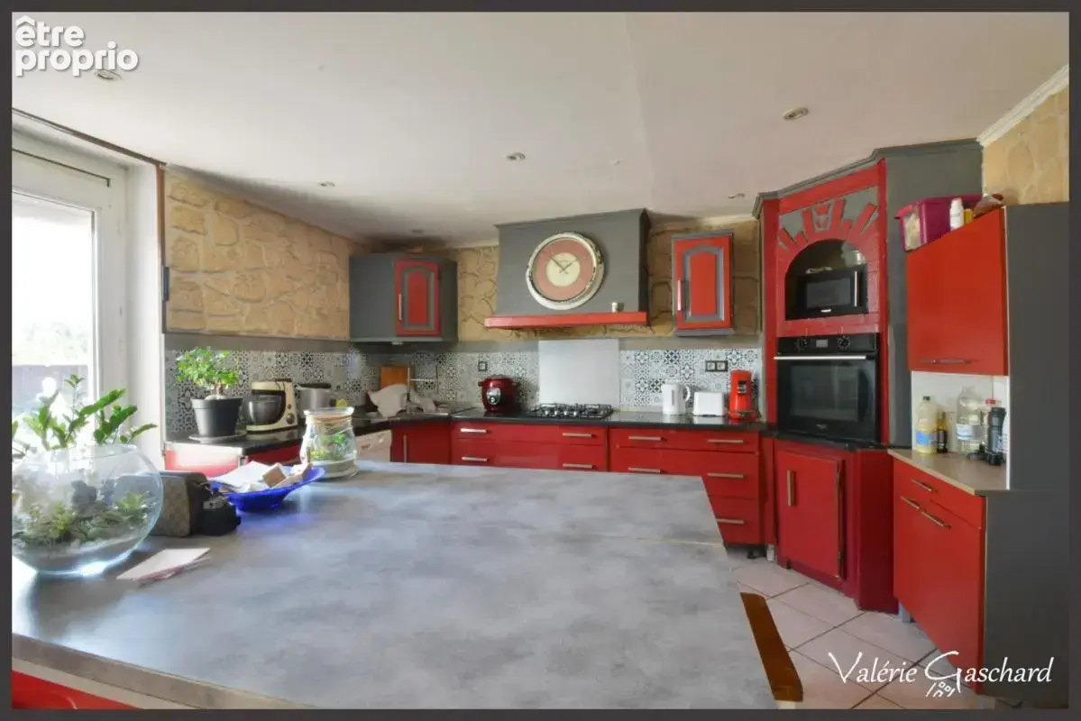 Maison en pierre de caractère (235 m²) – Dépendances, Jardin & Piscine à  SAINT ANTOINE DE BREUILH (24) - photo 32