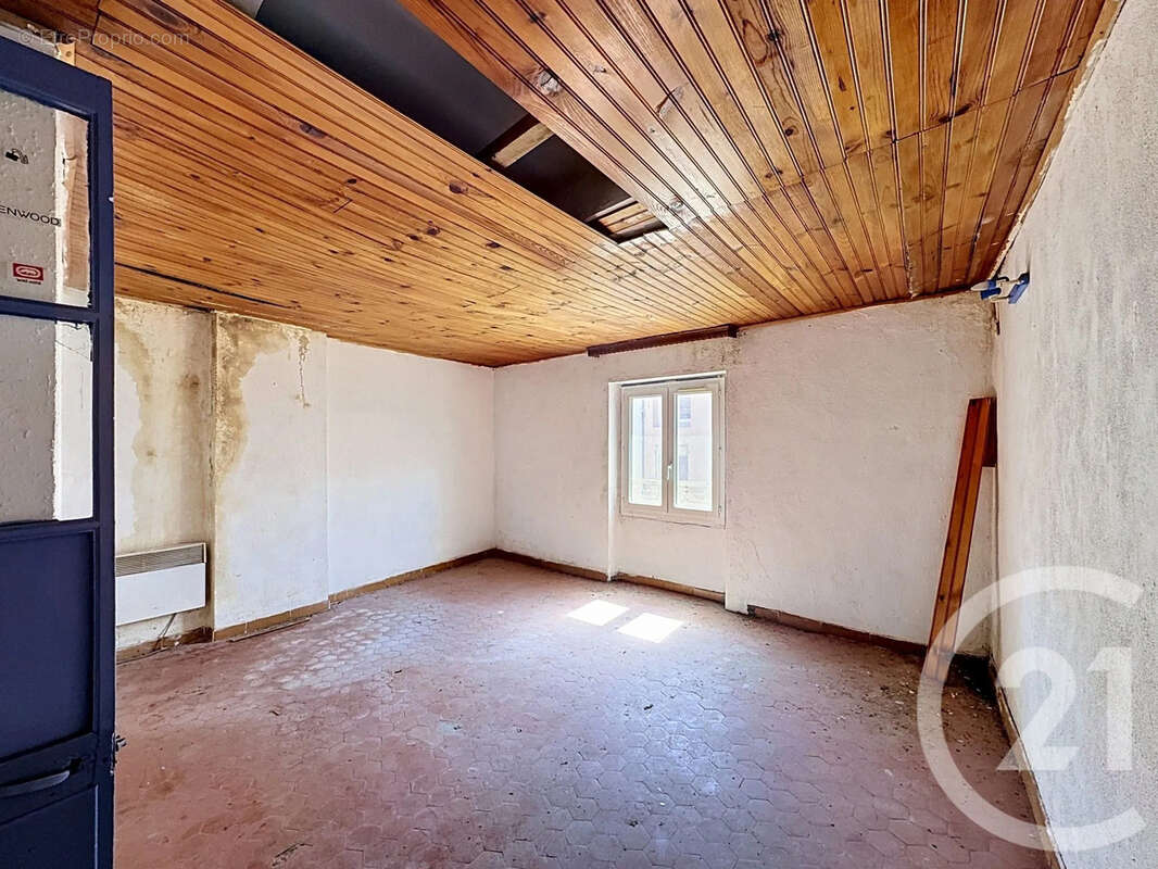 Maison à POURCIEUX