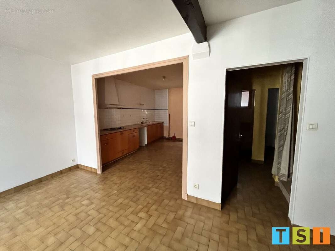 Maison à MONTREJEAU