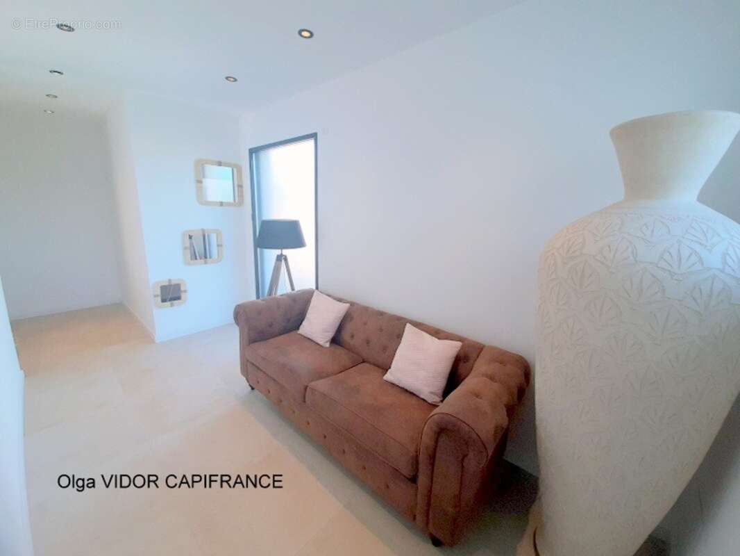 Dpt  (34), à vendre  GRAU D'AGDE  villa P6  195 m² avec piscine, garage, suites parentales - photo 17