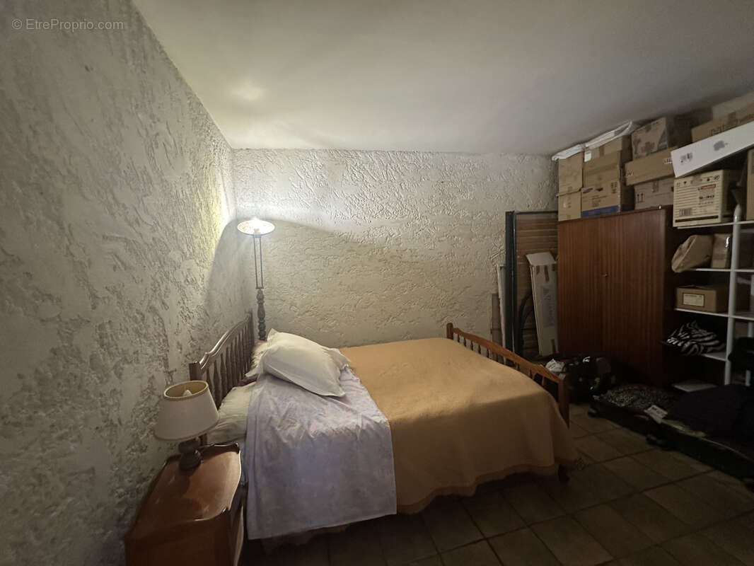 Appartement à SOLLIES-PONT