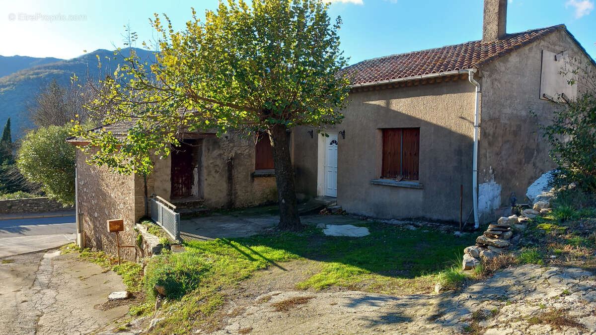 Maison à COLOMBIERES-SUR-ORB