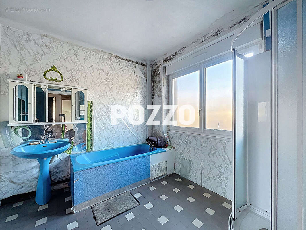 Appartement à SAINT-HILAIRE-DU-HARCOUET