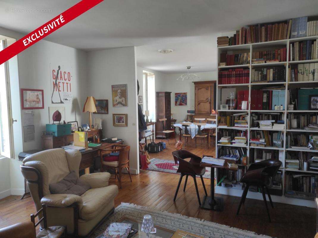 Maison à SAINT-JEAN-D'ANGELY